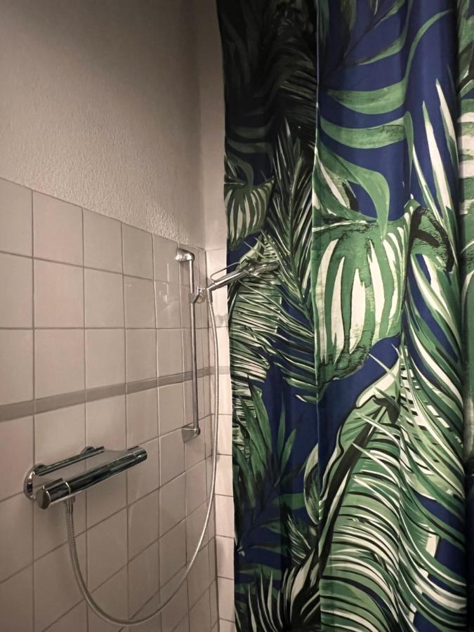 Private Schlafzimmer Mit Wc Dusche Мёнхен-Гладбах Экстерьер фото